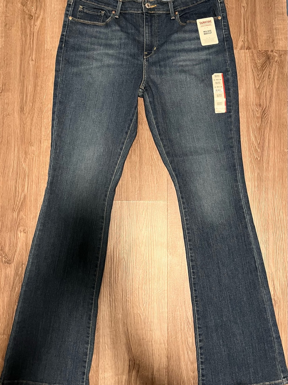 NWT LEVI STRAUSS SIGNATURE MID-RISE BOOTCUT WOMENS JEANS